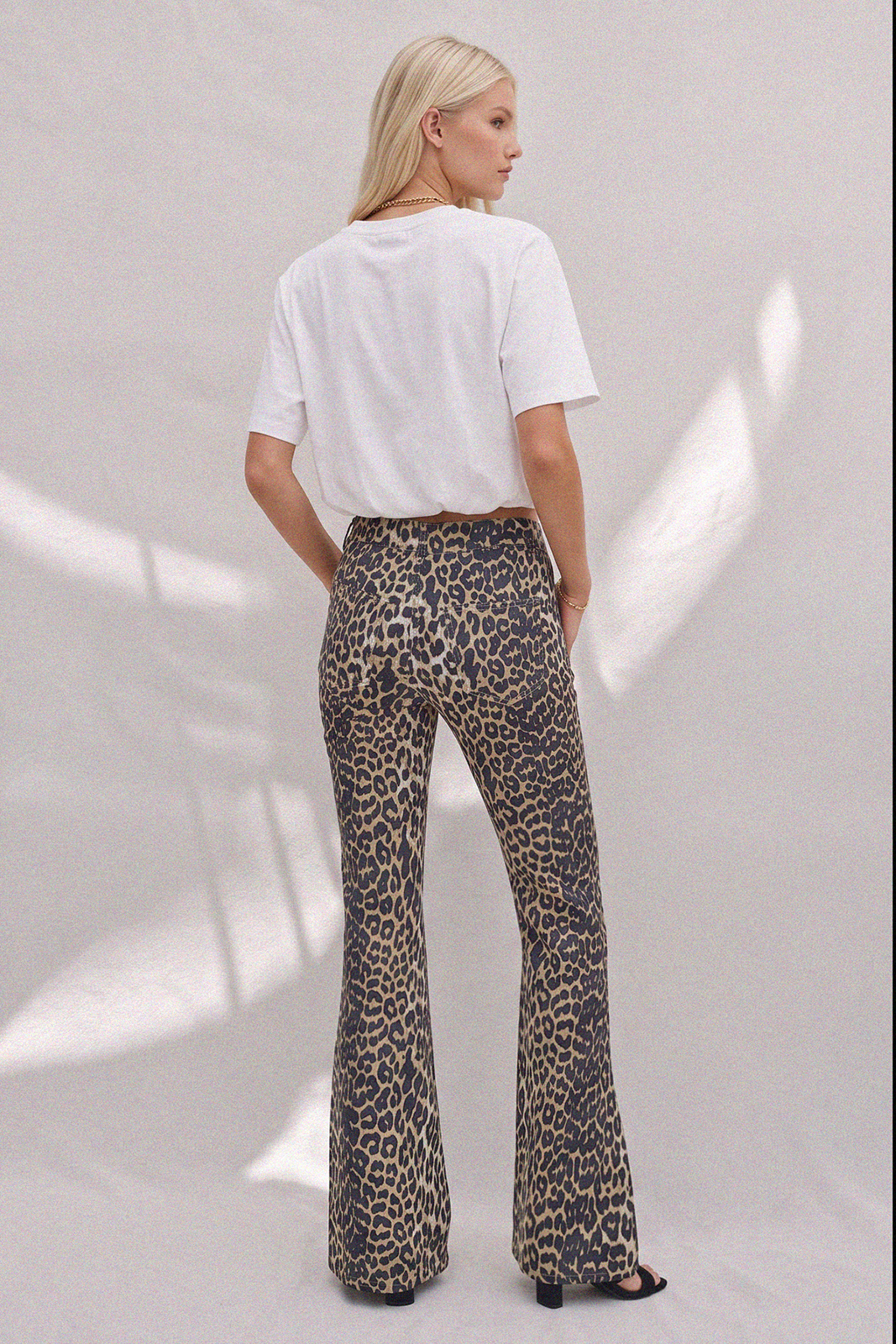 LEOPARD PRINT STRETCH DENIM FLARED JEANS