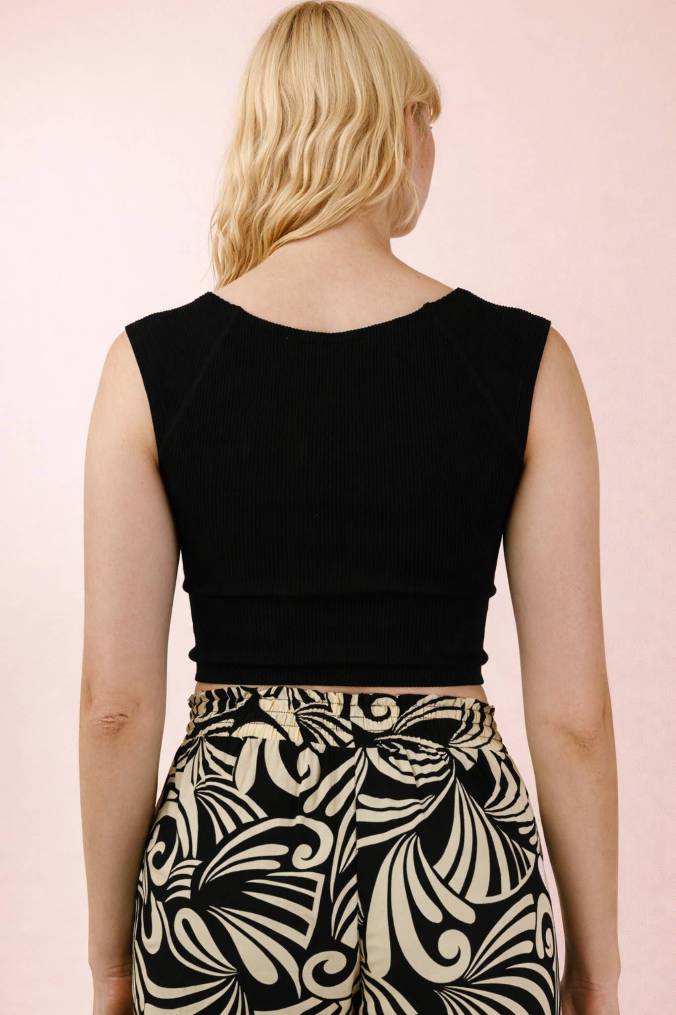 Sweetheart Neckline Fitted Knit Crop Top