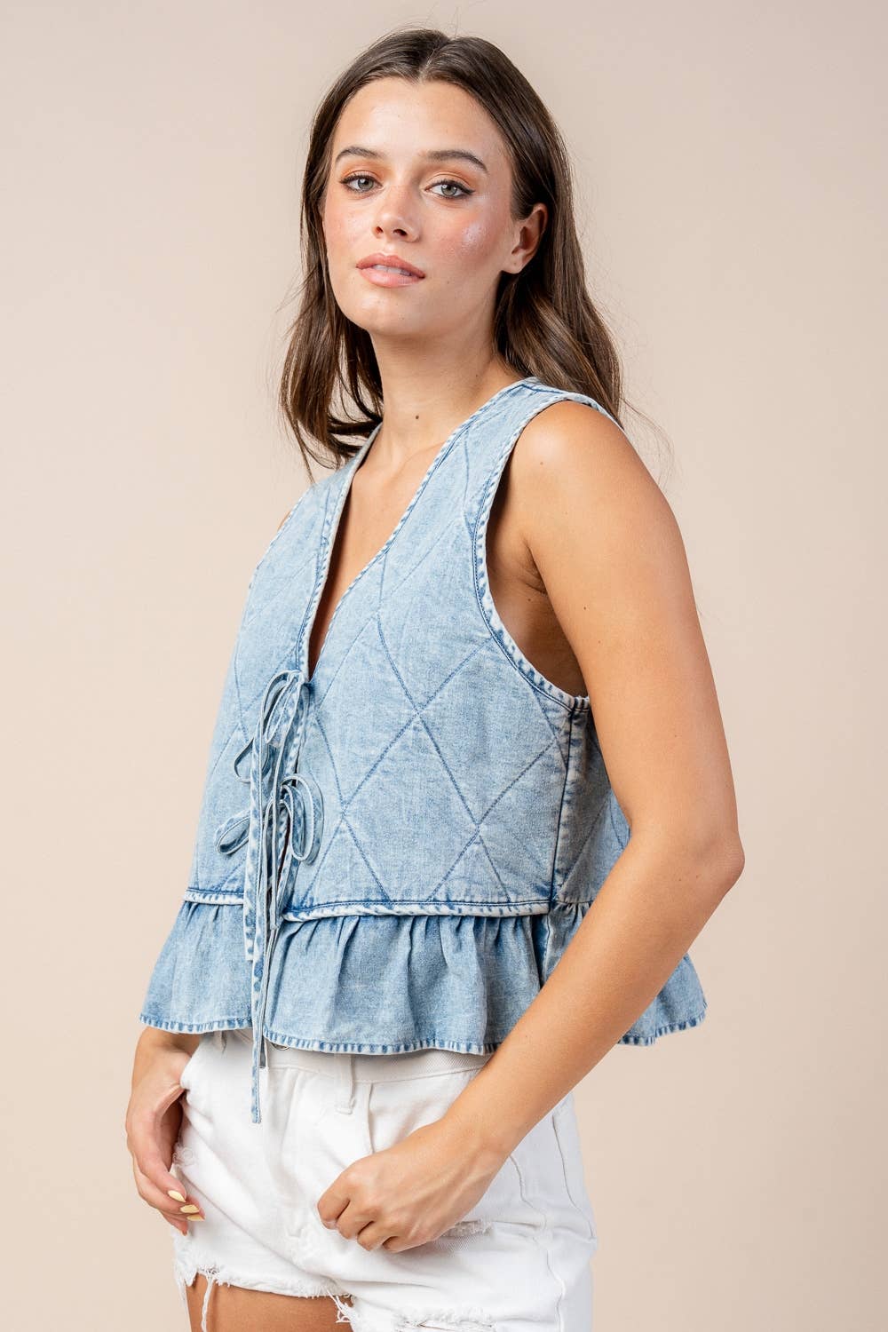QUILT DETAILED FRONT TIE CHAMBRAY VEST