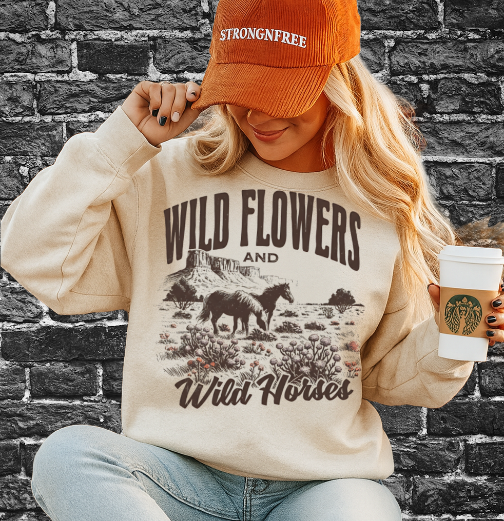 Sweatshirt  Wild Flowers & Wild Horses Vintage