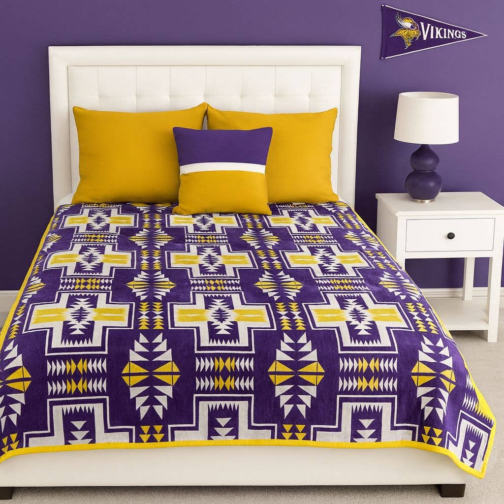 King Size 2 Ply Plush Santa Fe Design