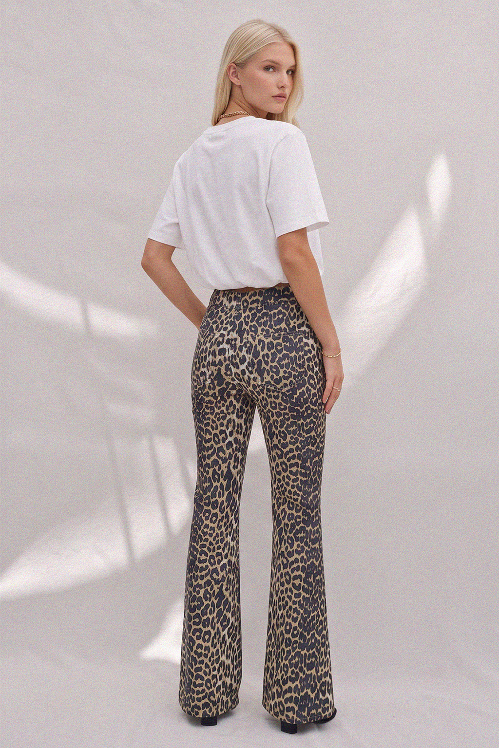 LEOPARD PRINT STRETCH DENIM FLARED JEANS