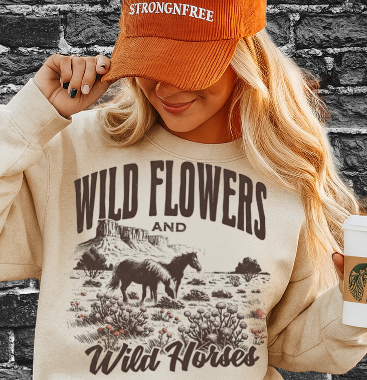 Sweatshirt  Wild Flowers & Wild Horses Vintage