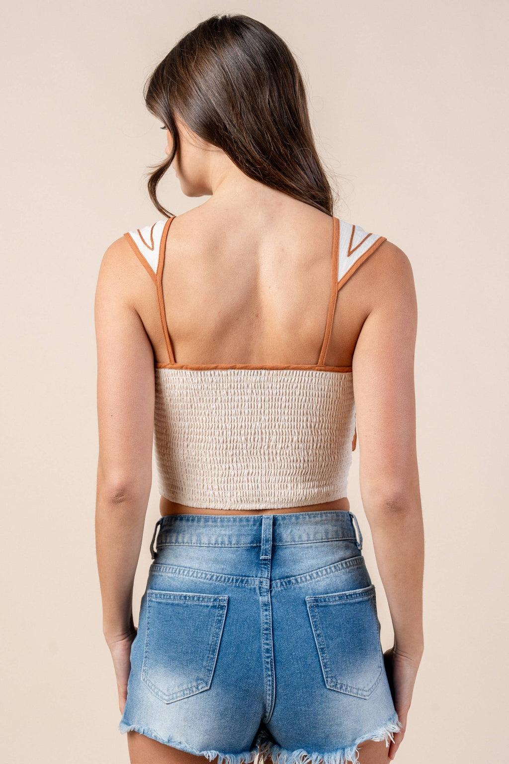 EMBO DETAIL CROP TOP