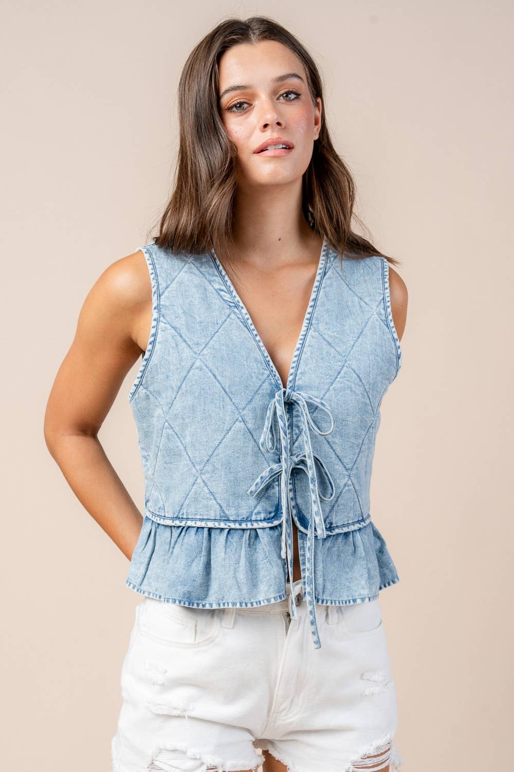 QUILT DETAILED FRONT TIE CHAMBRAY VEST