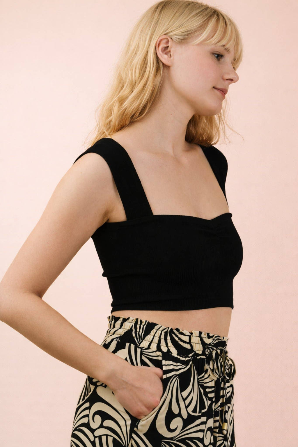 Sweetheart Neckline Fitted Knit Crop Top